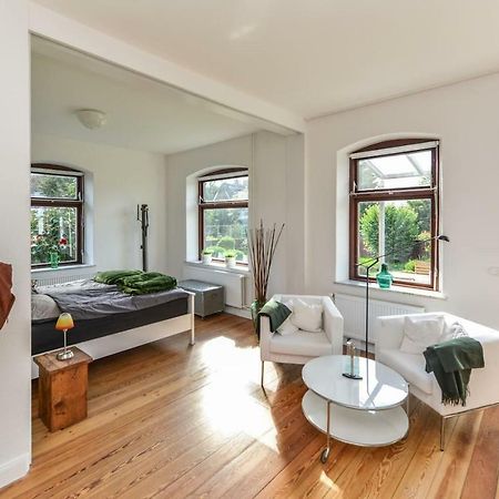 Kanalvilla - Urlaub Am Nord-Ostseekanal - Zwei Ferienwohnungen Im Angebot- Eine Im Dachgeschoss Und Eine Wohnung Mit Garten Sehestedt  Bagian luar foto