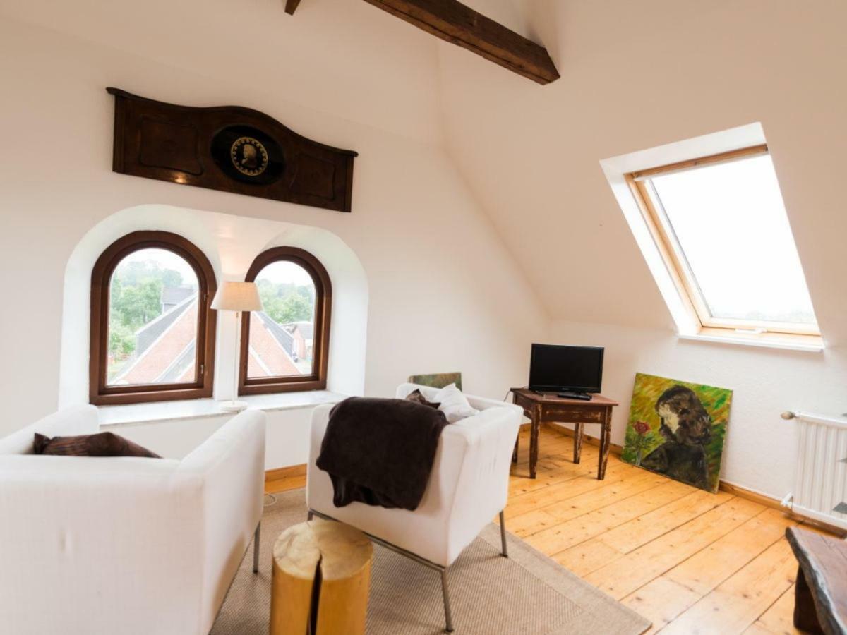 Kanalvilla - Urlaub Am Nord-Ostseekanal - Zwei Ferienwohnungen Im Angebot- Eine Im Dachgeschoss Und Eine Wohnung Mit Garten Sehestedt  Bagian luar foto