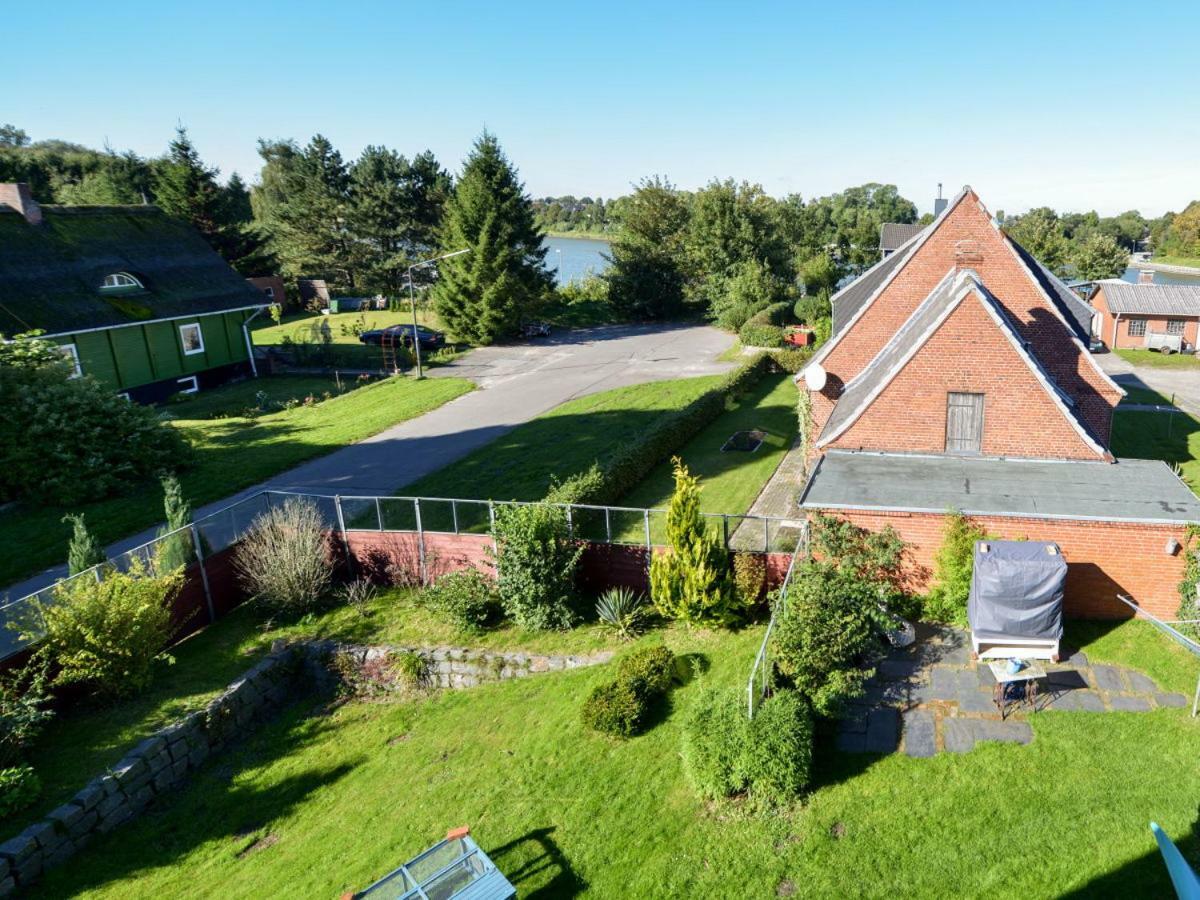 Kanalvilla - Urlaub Am Nord-Ostseekanal - Zwei Ferienwohnungen Im Angebot- Eine Im Dachgeschoss Und Eine Wohnung Mit Garten Sehestedt  Bagian luar foto