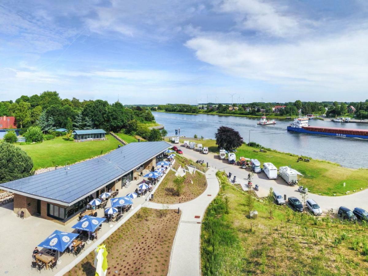 Kanalvilla - Urlaub Am Nord-Ostseekanal - Zwei Ferienwohnungen Im Angebot- Eine Im Dachgeschoss Und Eine Wohnung Mit Garten Sehestedt  Bagian luar foto